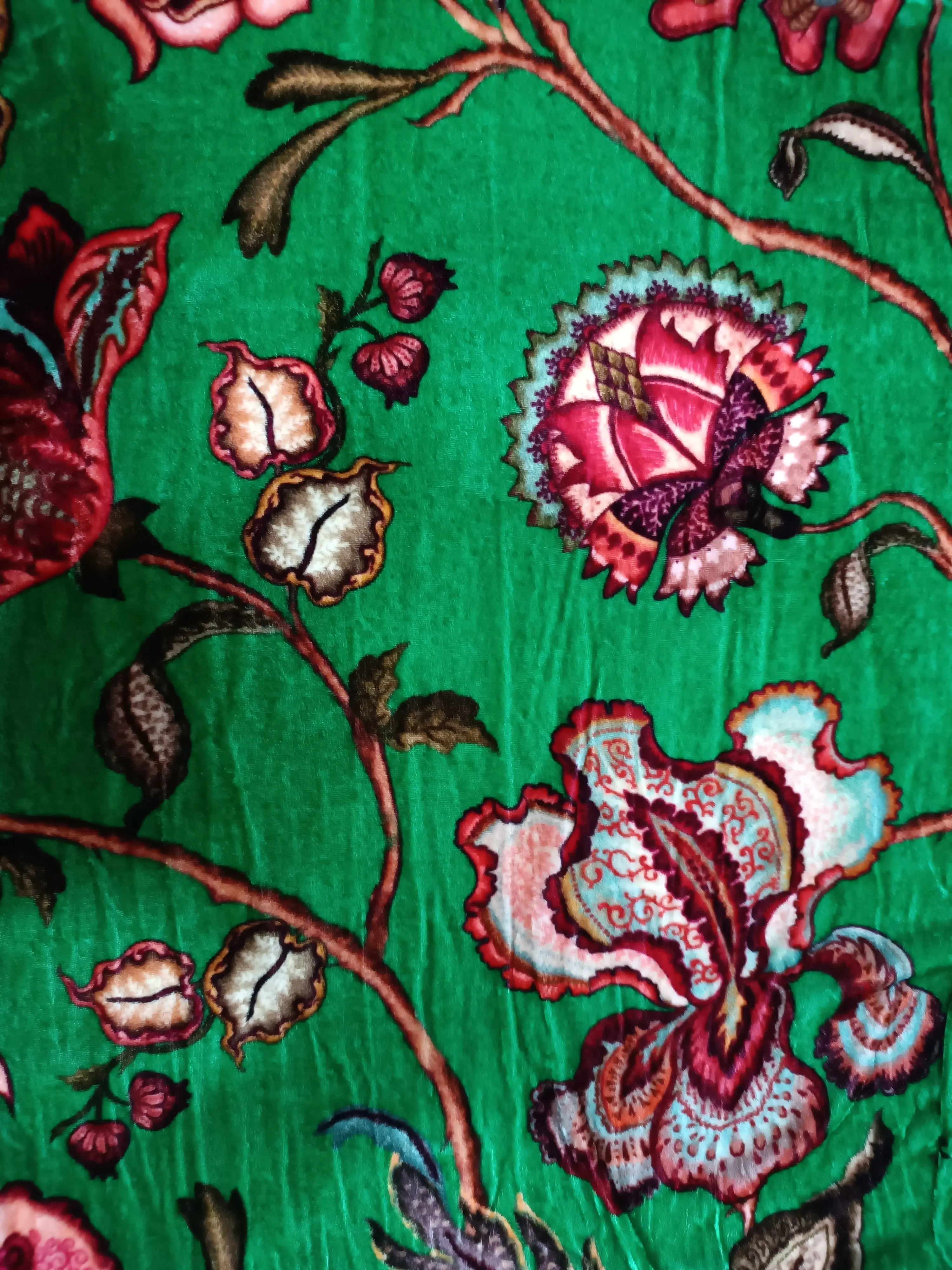 Green Floral Printed Pure Silk Velvet Fabric - Kapda Shop