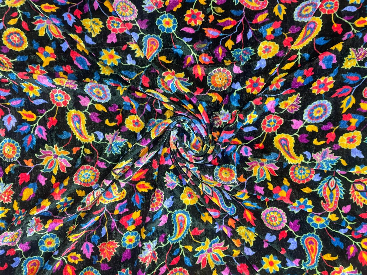 Bottle Green Floral Pure Velvet Fabric - Kapda Shop