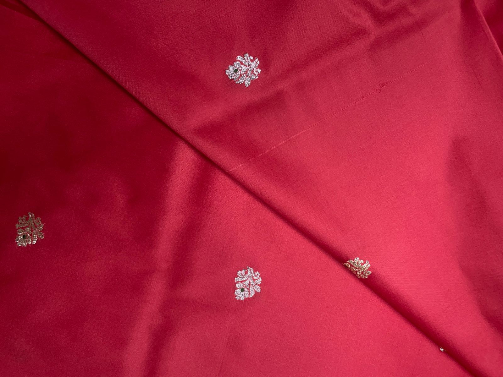 Red Floral Tafta Boti Embroidery 44 Kapdashop